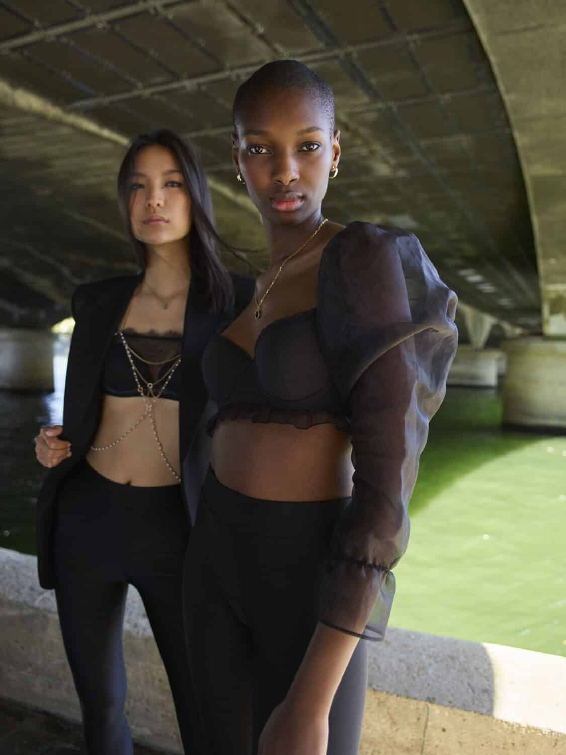 Undiz, la collection« Dark boudoir » pour transformer les soutiens-gorge en tops sexy