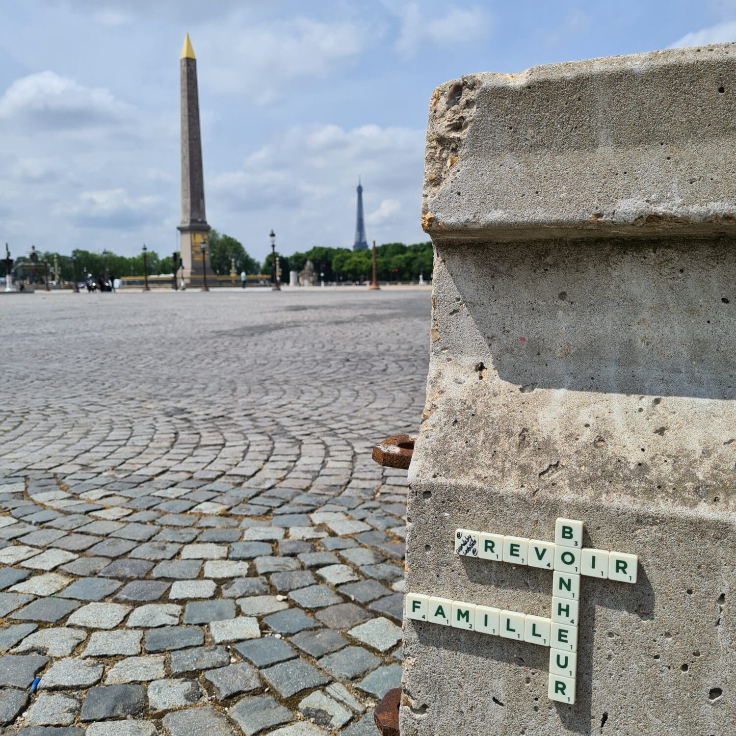 Fin des restrictions, le Scrabble a investi les murs de Paris